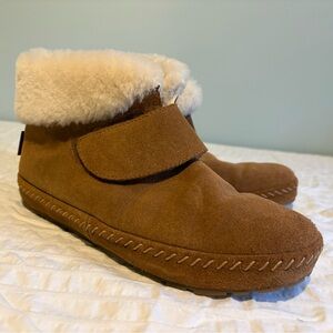 L.L. Bean Women’s Wicked Good Slippers- Squam Lake Booties